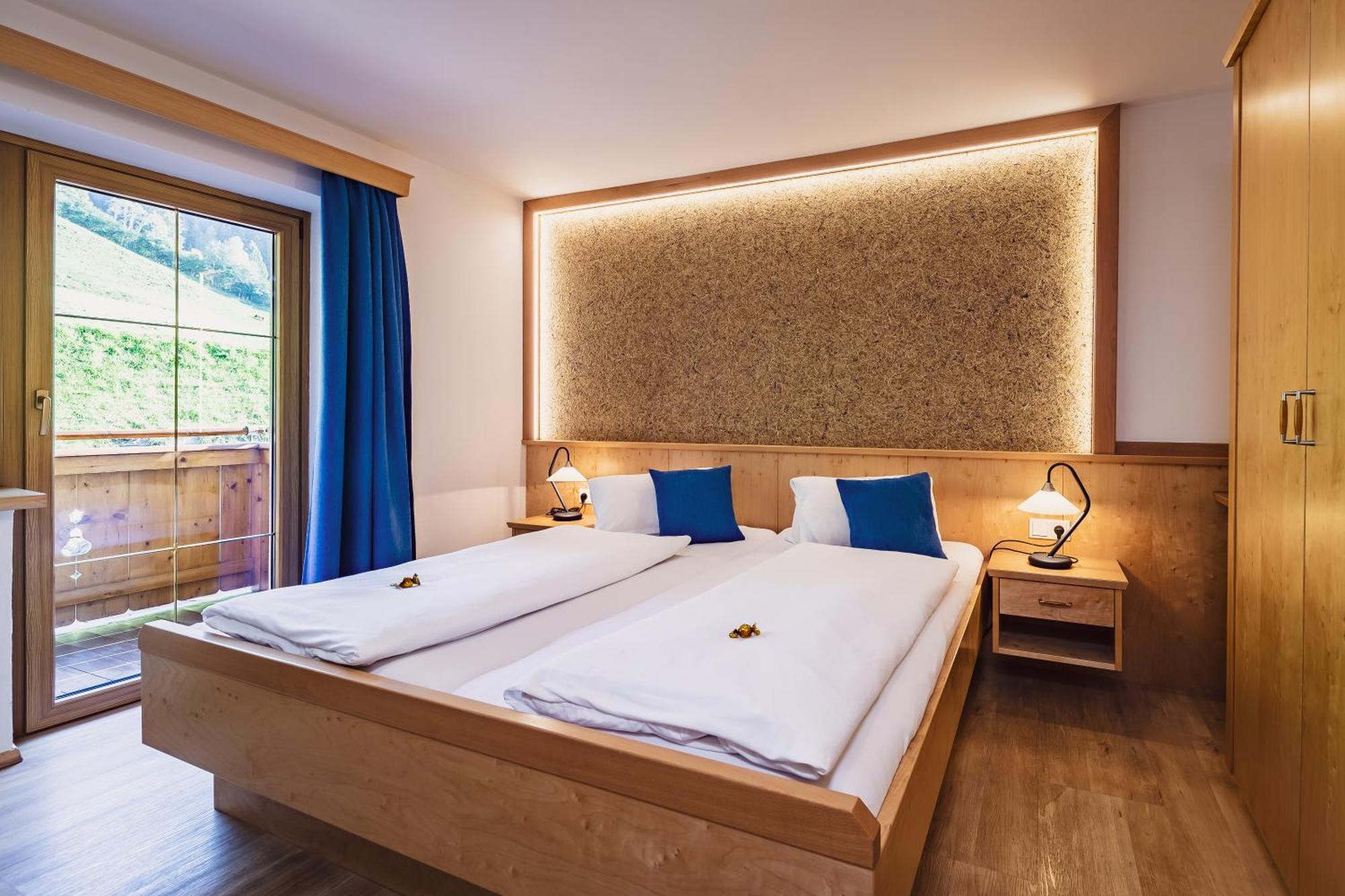 Panorama Hotel Guggenbichl - Inkl Sommerkarte, Einmaliger Eintritt Ins Tauern Spa & Bester Ausblick Ueber Kaprun Exterior foto