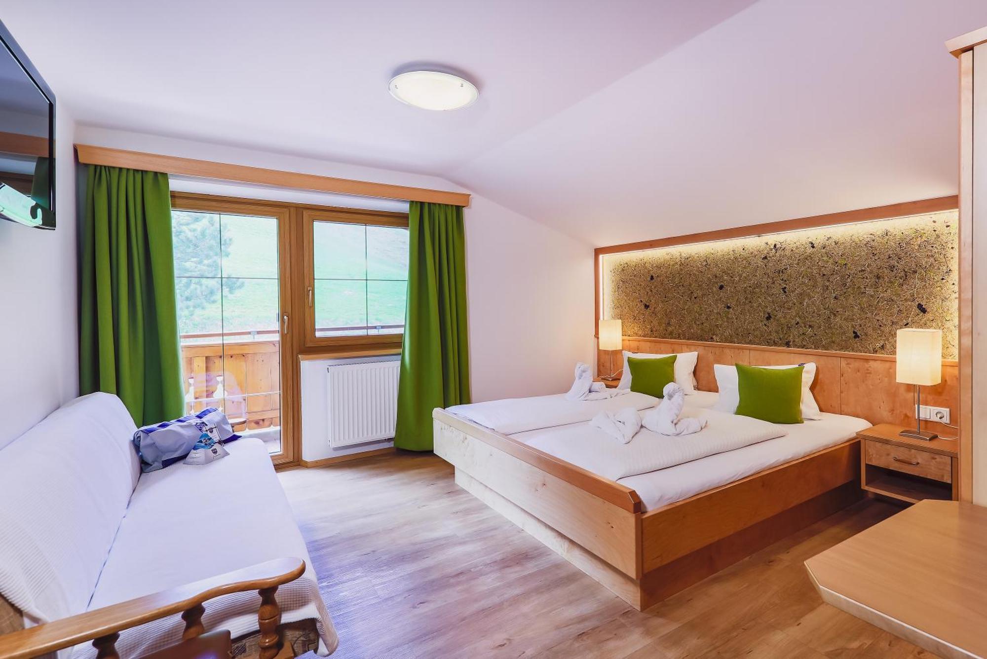 Panorama Hotel Guggenbichl - Inkl Sommerkarte, Einmaliger Eintritt Ins Tauern Spa & Bester Ausblick Ueber Kaprun Exterior foto