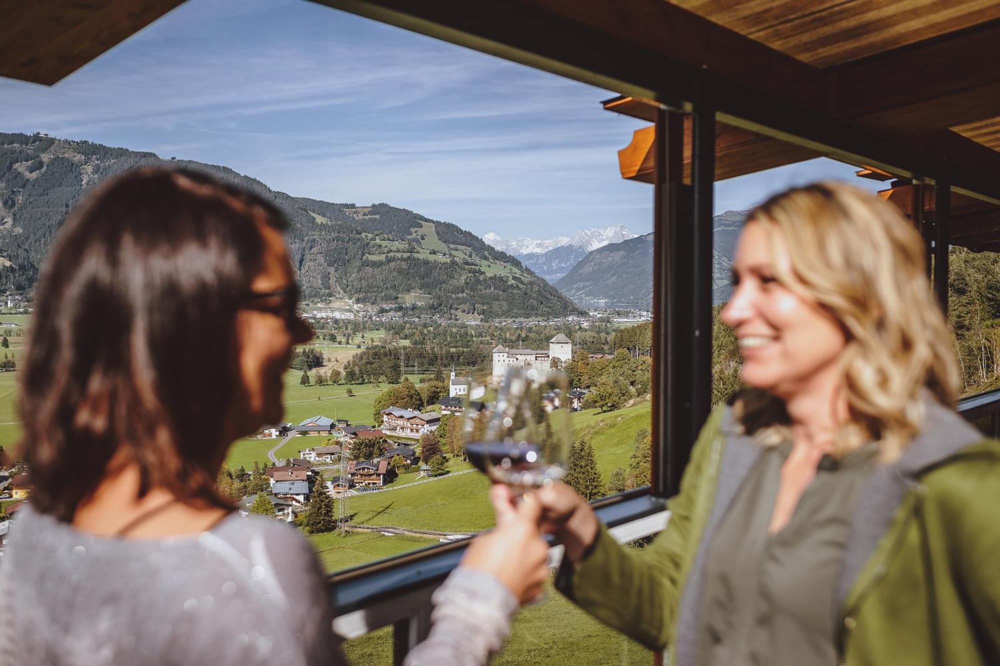 Panorama Hotel Guggenbichl - Inkl Sommerkarte, Einmaliger Eintritt Ins Tauern Spa & Bester Ausblick Ueber Kaprun Exterior foto