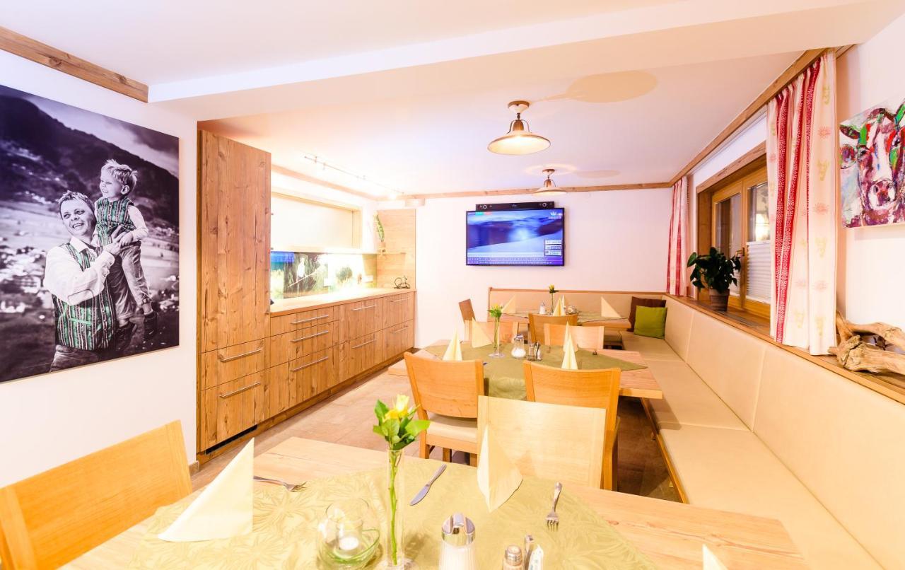 Panorama Hotel Guggenbichl - Inkl Sommerkarte, Einmaliger Eintritt Ins Tauern Spa & Bester Ausblick Ueber Kaprun Exterior foto